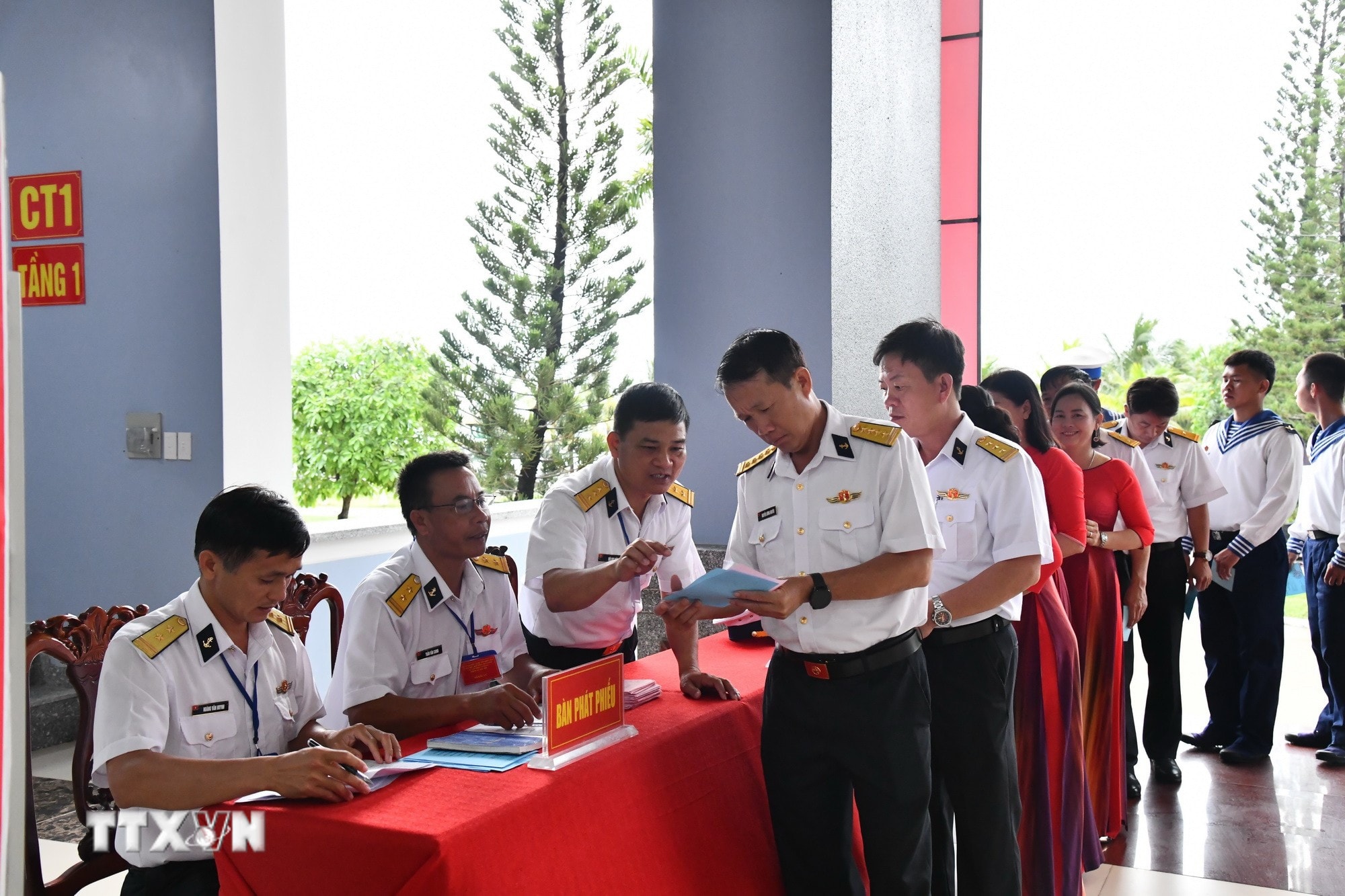 BẦU CỬ 2026: SÁNG SUỐT LỰA CHỌN NHỮNG ĐẠI DIỆN TIÊU BIỂU, THỰC SỰ ĐẠI DIỆN CHO Ý CHÍ, NGUYỆN VỌNG CỦA NHÂN DÂN- Ảnh 10.