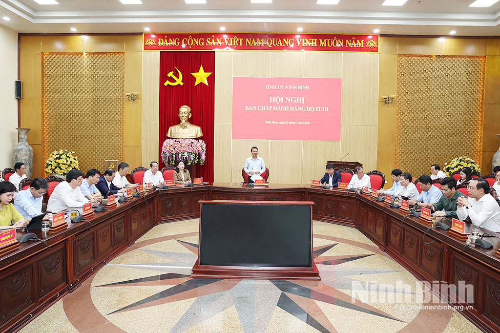 Đồng chí Trần Huy Tuấn được bầu giữ chức Bí thư Tỉnh ủy Ninh Bình- Ảnh 1.