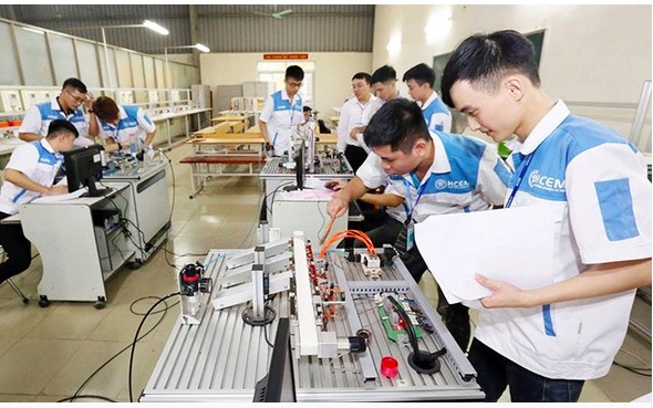 Toàn văn dự thảo Thông tư quy định việc bổ nhiệm, xếp lương, chuẩn nghề nghiệp, chế độ làm việc của giáo viên trung học nghề- Ảnh 1. Đề xuất quy định mới về bổ nhiệm, xếp lương giáo viên trung học nghề