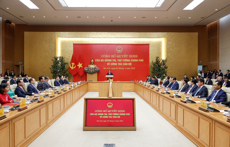 THỦ TƯỚNG TRAO QUYẾT ĐỊNH CHỈ ĐỊNH, BỔ NHIỆM PHÓ BÍ THƯ ĐẢNG ỦY CHÍNH PHỦ và LÃNH ĐẠO 4 BỘ, CƠ QUAN NGANG BỘ- Ảnh 1.