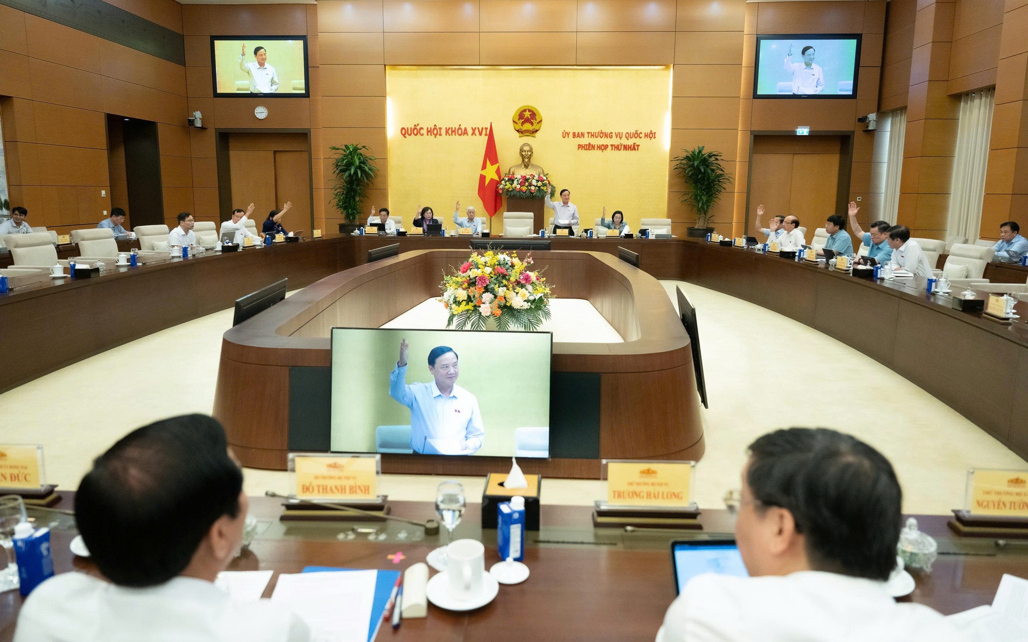Xem xét Đề án thành lập THÀNH PHỐ ĐỒNG NAI trực thuộc Trung ương- Ảnh 2. Thông qua về nguyên tắc Nghị quyết THÀNH LẬP THÀNH PHỐ ĐỒNG NAI trực thuộc Trung ương