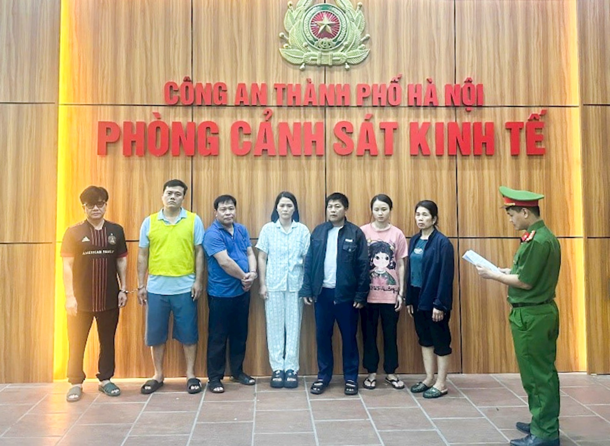 Triệt phá đường dây cung cấp thực phẩm “bẩn” vào trường học: Khởi tố nguyên Hiệu trưởng, kế toán, chủ hộ kinh doanh- Ảnh 3.