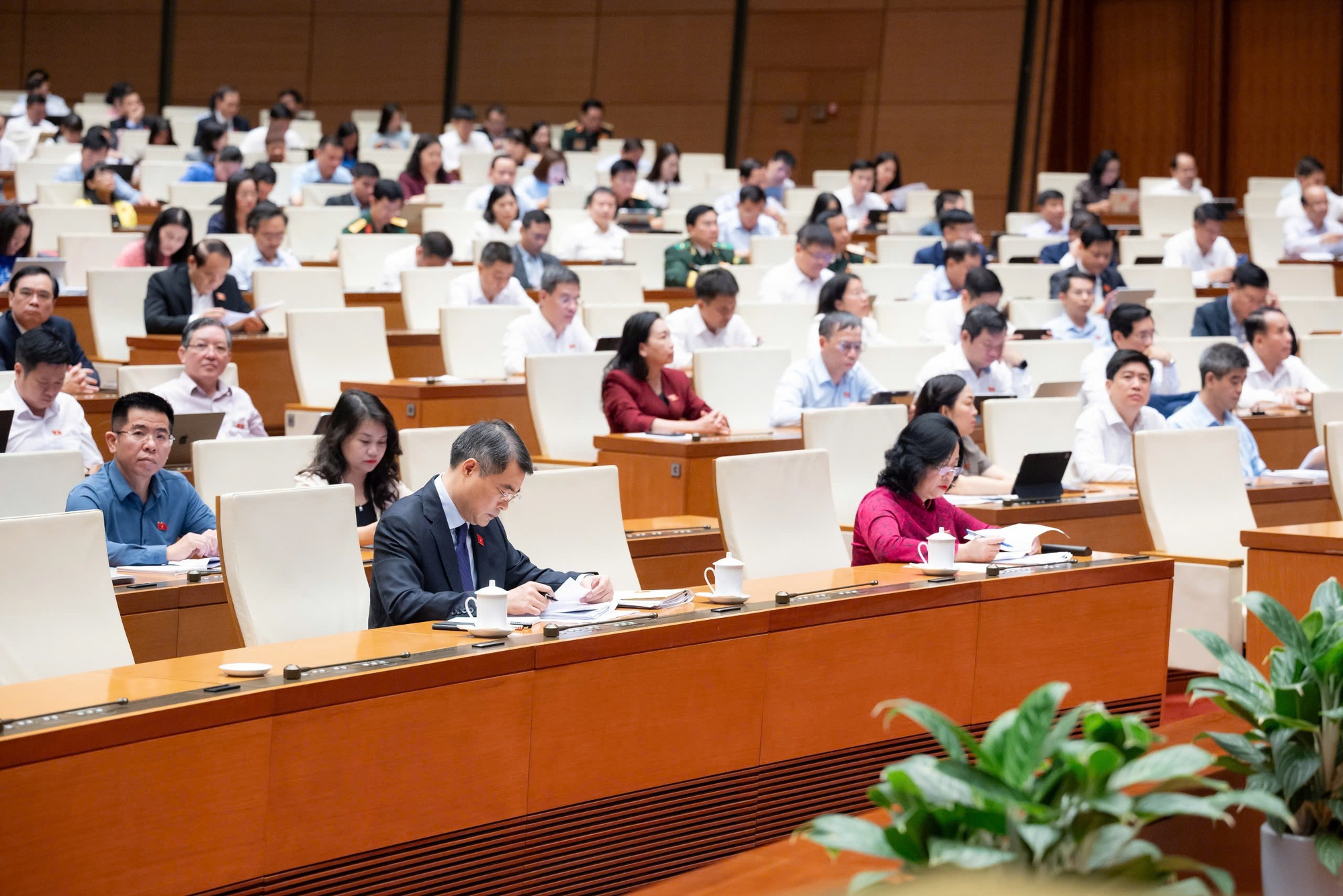 Tiến hành ngay việc sắp xếp, tinh gọn thôn, tổ dân phố; sớm ban hành chế độ với người hoạt động không chuyên trách- Ảnh 2.