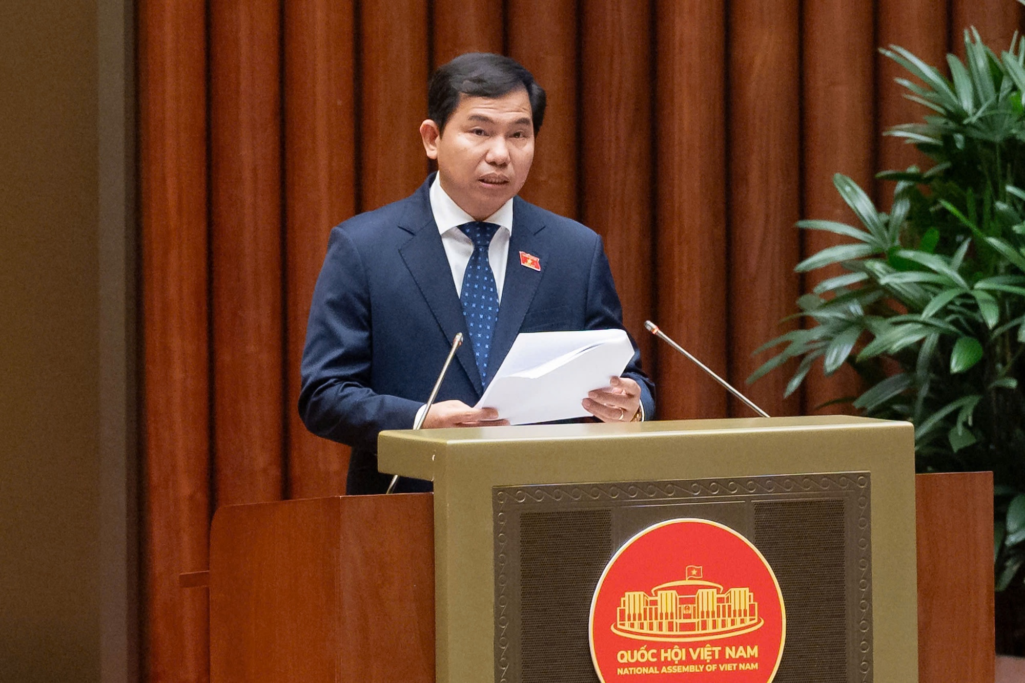 Quốc hội quyết nghị tiết kiệm triệt để, tăng chi đầu tư cho các công trình trọng điểm, cải cách tiền lương, an sinh xã hội; bổ sung nguồn cải cách tiền lương- Ảnh 7.