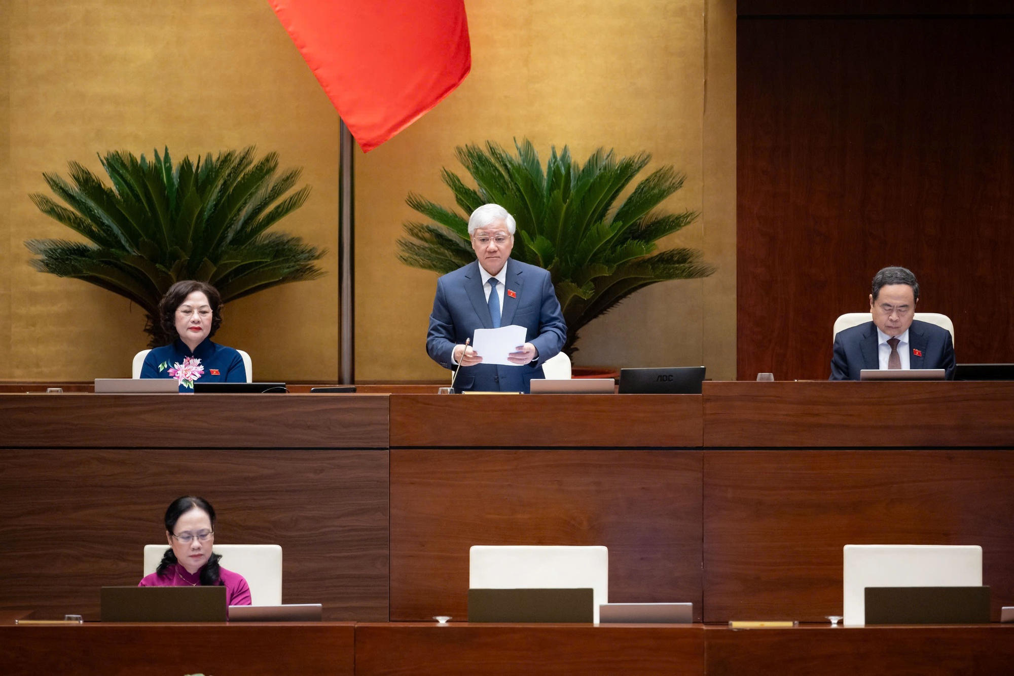 Thông qua Nghị quyết về kế hoạch phát triển kinh tế - xã hội 5 năm giai đoạn 2026-2030- Ảnh 3.