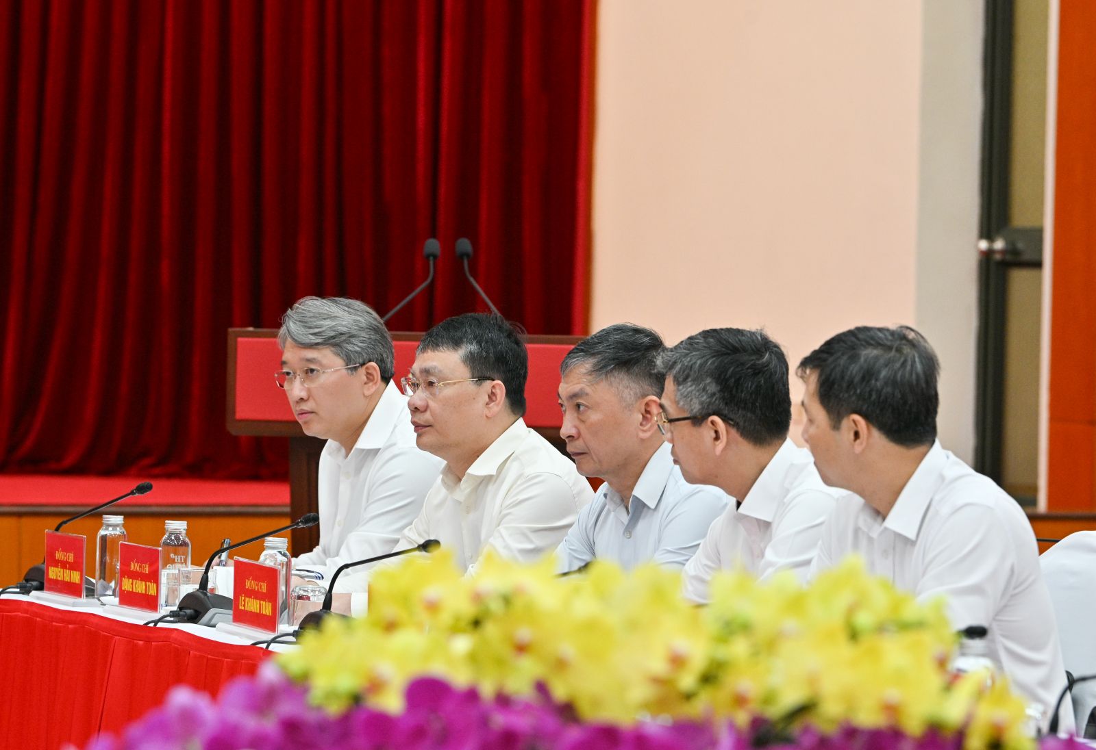 Thực hiện quyết liệt các giải pháp nhằm đạt mục tiêu tăng trưởng 2 con số; khẩn trương hoàn thành sắp xếp tổ dân phố, thôn xóm, đơn vị sự nghiệp công lập...- Ảnh 5.