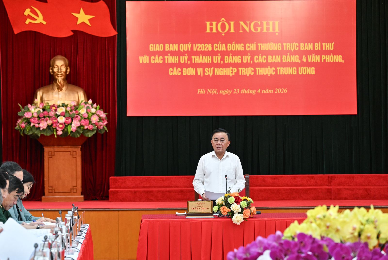 Thực hiện quyết liệt các giải pháp nhằm đạt mục tiêu tăng trưởng 2 con số; khẩn trương hoàn thành sắp xếp tổ dân phố, thôn xóm, đơn vị sự nghiệp công lập...- Ảnh 1.