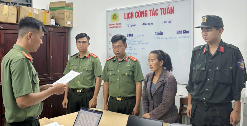 Triệt phá đường dây đưa tàu cá, ngư dân khai thác hải sản trái phép; khởi tố bác sĩ, nhân viên phòng khám đa khoa...- Ảnh 3. Triệt phá đường dây đưa tàu cá, ngư dân khai thác hải sản trái phép; khởi tố bác sĩ, nhân viên phòng khám đa khoa...- Ảnh 3.