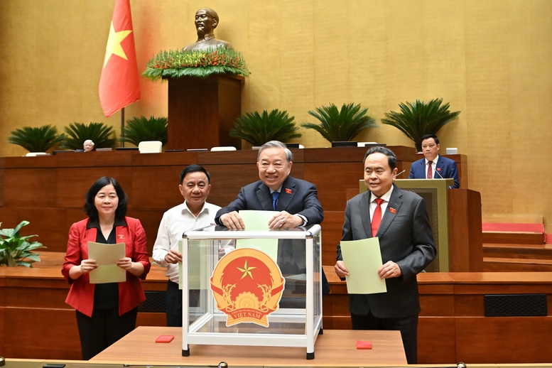 Quốc hội bầu 6 Phó Chủ tịch, Chủ tịch Hội đồng Dân tộc, Chủ nhiệm các Ủy ban của Quốc hội- Ảnh 1.