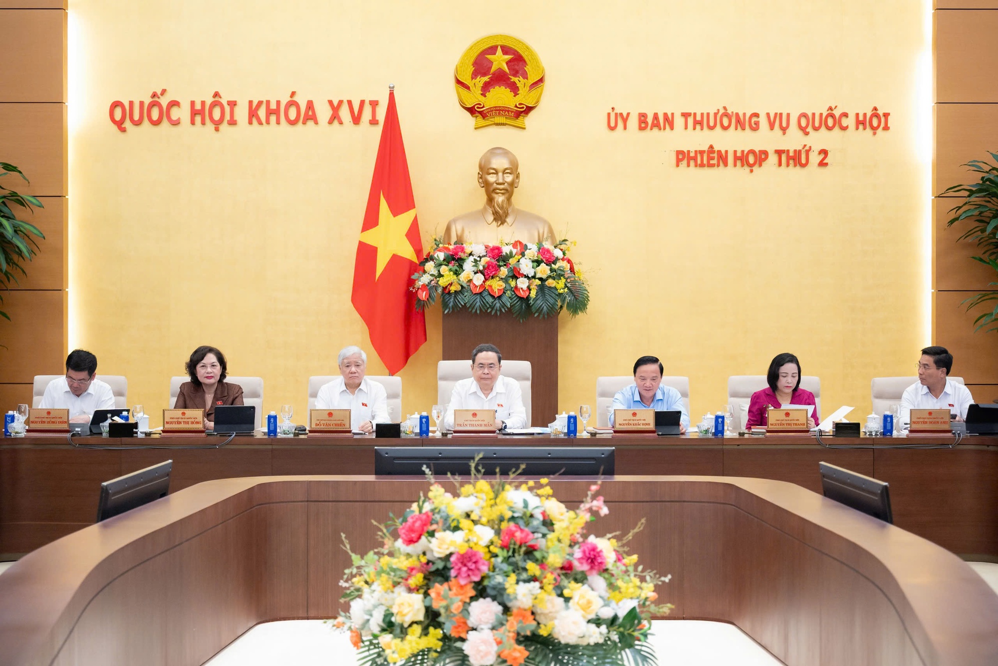 Kiến nghị xem xét, giải quyết chế độ, chính sách để cán bộ, công chức, viên chức yên tâm công tác, cống hiến- Ảnh 3.