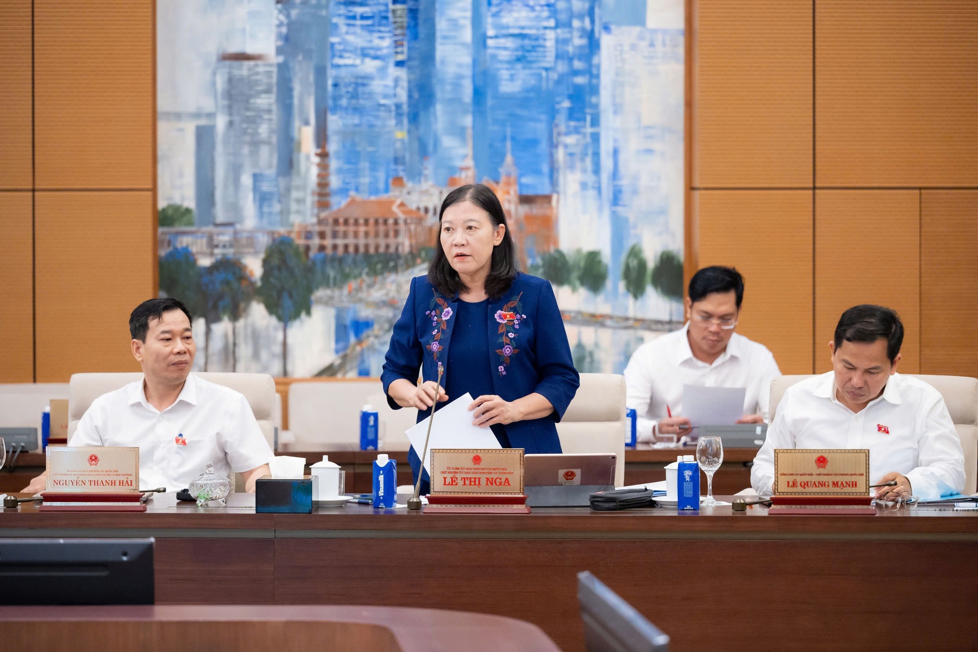 Kiến nghị xem xét, giải quyết chế độ, chính sách để cán bộ, công chức, viên chức yên tâm công tác, cống hiến- Ảnh 1.