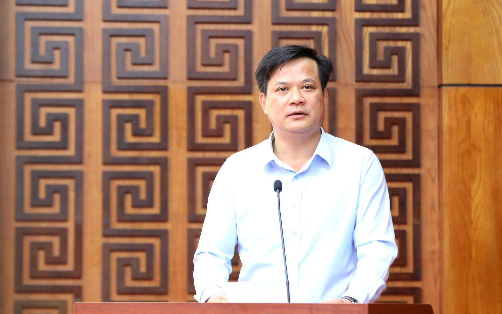 Quyết liệt hoàn thành việc sắp xếp, bố trí nhân sự cấp xã; xây dựng lộ trình tinh giản biên chế giai đoạn 2026-2031