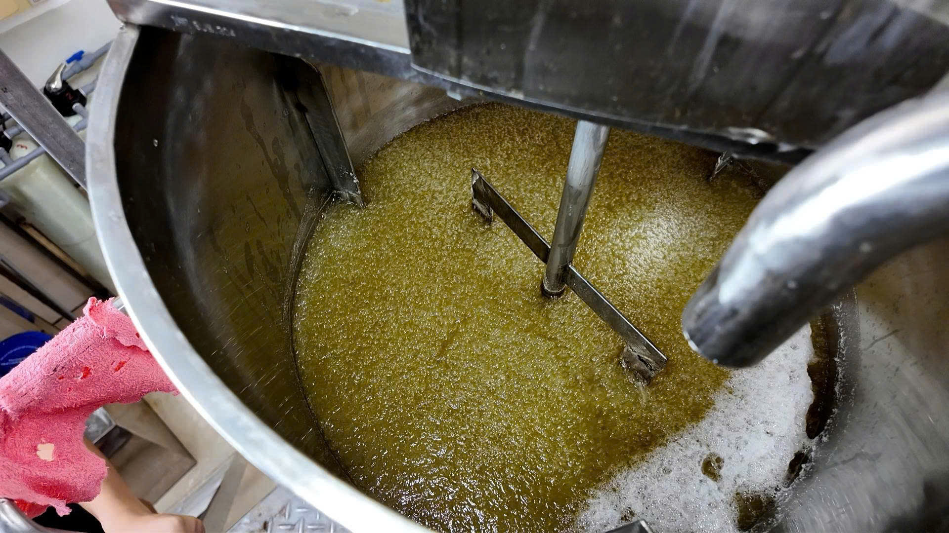 Khởi tố một loạt chủ doanh nghiệp, hộ kinh doanh xâm phạm quyền sở hữu công nghiệp, sản xuất, buôn bán hàng giả- Ảnh 4. Khởi tố một loạt chủ doanh nghiệp, hộ kinh doanh xâm phạm quyền sở hữu công nghiệp, sản xuất, buôn bán hàng giả- Ảnh 4.