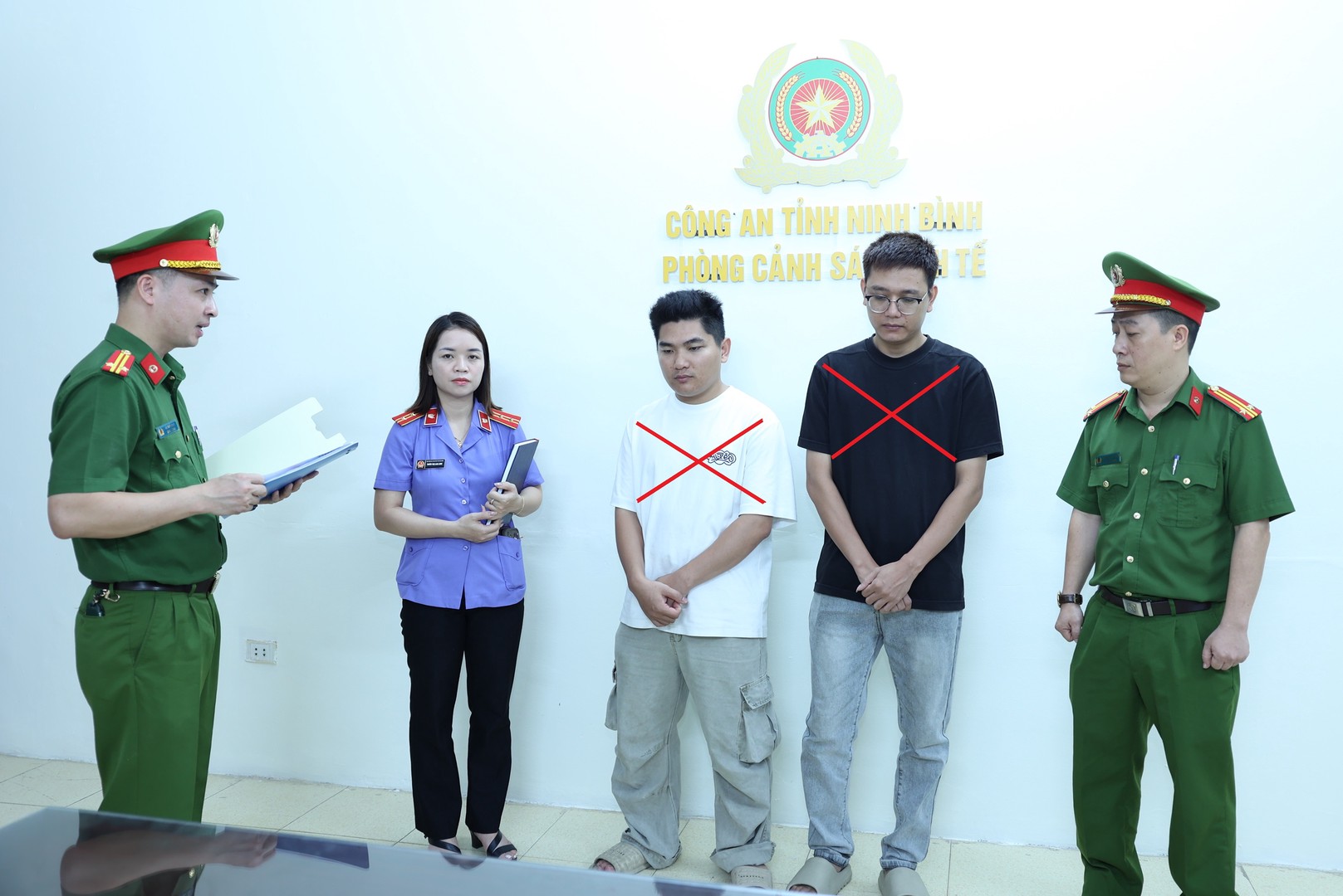 Khởi tố một loạt chủ doanh nghiệp, hộ kinh doanh xâm phạm quyền sở hữu công nghiệp, sản xuất, buôn bán hàng giả- Ảnh 6. Khởi tố một loạt chủ doanh nghiệp, hộ kinh doanh xâm phạm quyền sở hữu công nghiệp, sản xuất, buôn bán hàng giả- Ảnh 6.