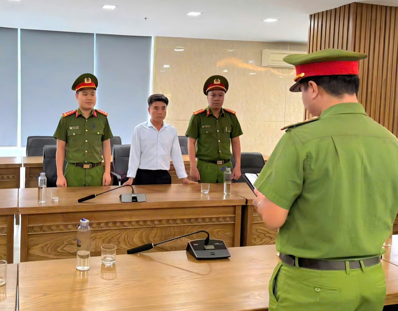 Khởi tố một loạt bị can xâm phạm quyền sở hữu công nghiệp, sản xuất, buôn bán hàng giả- Ảnh 5.