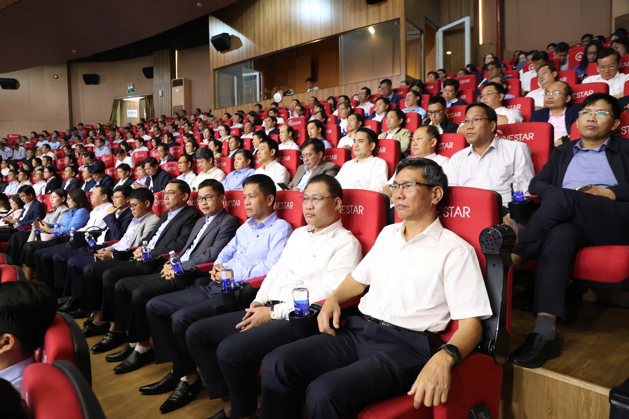 Rà soát, sắp xếp thôn bản, tổ dân phố; bố trí, giải quyết chế độ cho người hoạt động không chuyên trách- Ảnh 2. Rà soát, sắp xếp thôn bản, tổ dân phố; bố trí, giải quyết chế độ cho người hoạt động không chuyên trách- Ảnh 2.