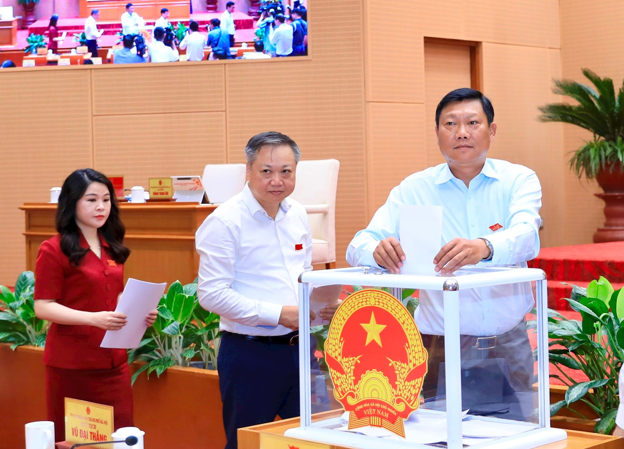 Hà Nội thông qua Nghị quyết quy định về chi thực hiện chính sách tiền lương; thưởng vượt thu cho ngân sách cấp xã- Ảnh 1.
