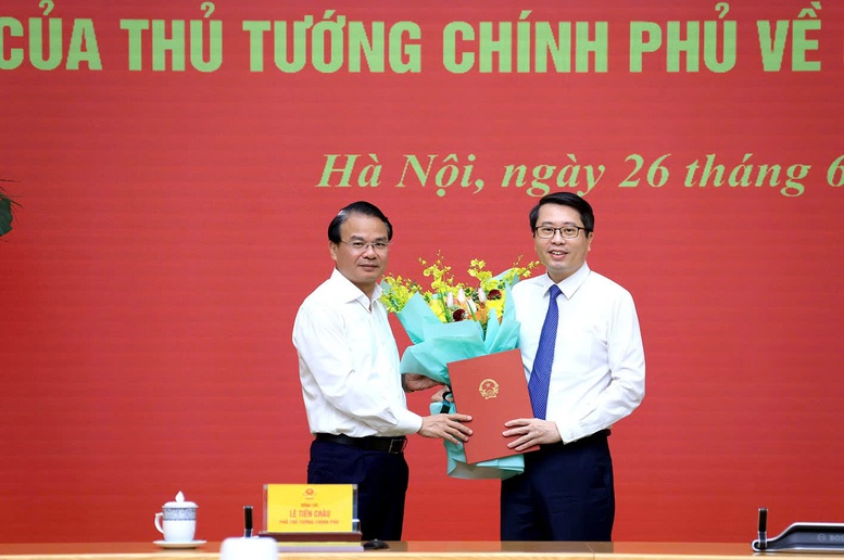 CÔNG BỐ QUYẾT ĐỊNH BỔ NHIỆM ÔNG TRẦN ANH TIẾN GIỮ CHỨC PHÓ CHỦ NHIỆM VĂN PHÒNG CHÍNH PHỦ- Ảnh 3.