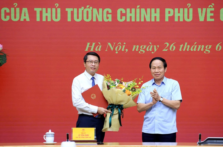CÔNG BỐ QUYẾT ĐỊNH BỔ NHIỆM ÔNG TRẦN ANH TIẾN GIỮ CHỨC PHÓ CHỦ NHIỆM VĂN PHÒNG CHÍNH PHỦ- Ảnh 2.