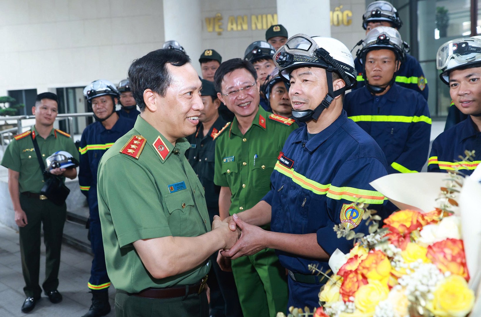 Bộ Công an cử lực lượng tham gia tìm kiếm, cứu nạn, khắc phục hậu quả động đất tại Venezuela- Ảnh 5.