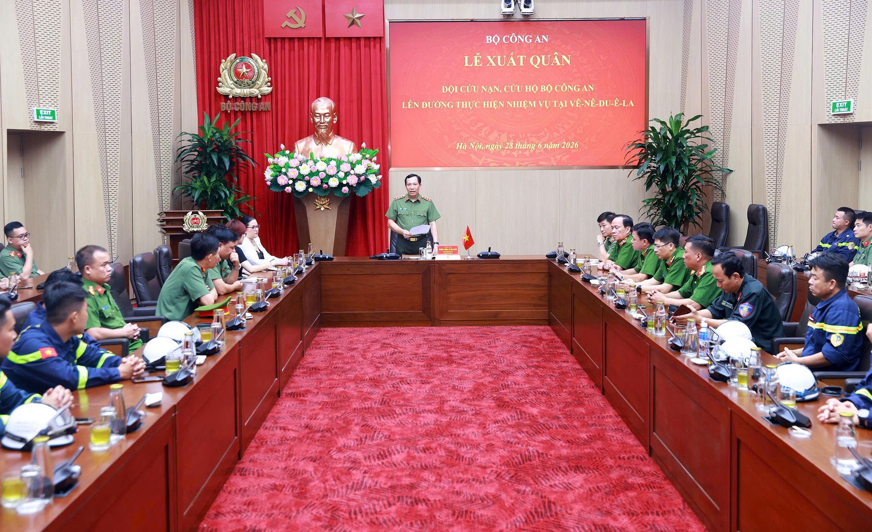 Bộ Công an cử lực lượng tham gia tìm kiếm, cứu nạn, khắc phục hậu quả động đất tại Venezuela- Ảnh 1.