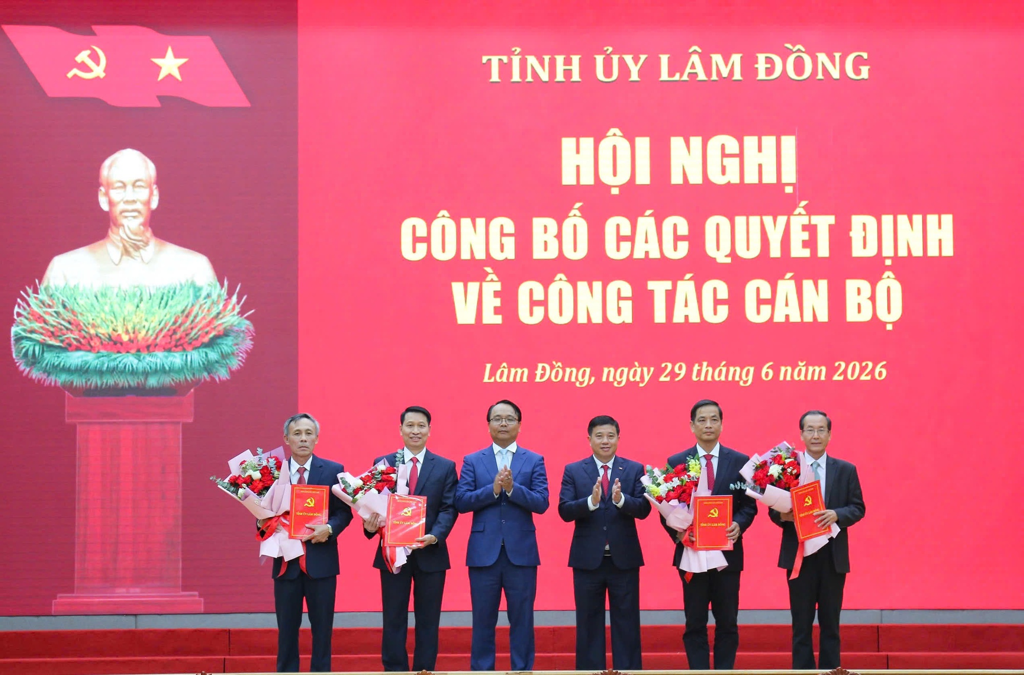 Điều động, phân công, bổ nhiệm 7 Ủy viên Thường vụ, Tỉnh ủy viên giữ chức vụ mới- Ảnh 1.