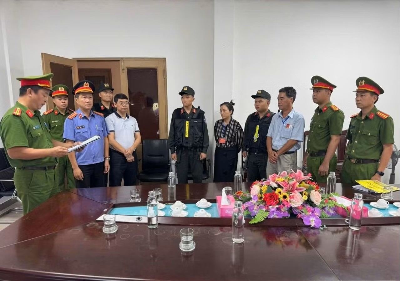 Khởi tố, bắt tạm giam Phó Chủ tịch UBND xã, Hiệu trưởng, Giám đốc doanh nghiệp...- Ảnh 5.