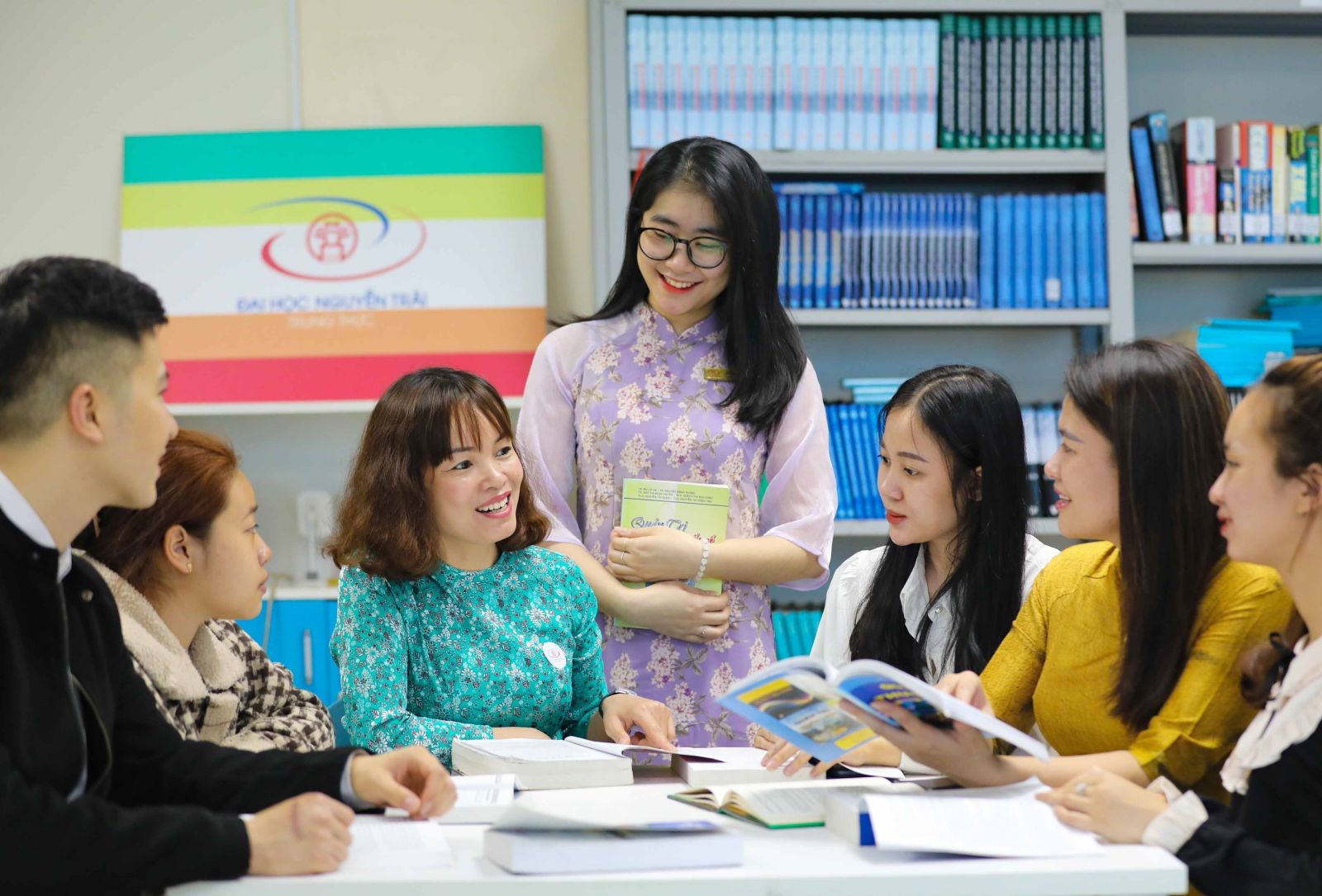 Đề xuất giảng viên trường chính trị, đào tạo, bồi dưỡng xếp lương gắn trực tiếp với bậc nghề nghiệp được giao- Ảnh 2. Đề xuất giảng viên trường chính trị, đào tạo, bồi dưỡng xếp lương gắn trực tiếp với bậc nghề nghiệp được giao- Ảnh 2.