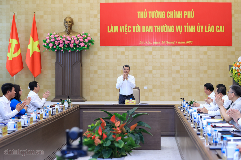 Tiếp tục tinh gọn bộ máy; sắp xếp cơ sở y tế, giáo dục; rà soát, bố trí, sắp xếp đội ngũ cán bộ, nhất là cấp cơ sở- Ảnh 1.