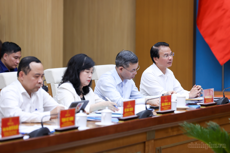 Sẽ tăng phụ cấp cho cán bộ, công chức cấp xã; trình đề án tổng thể về tiền lương, phụ cấp vào cuối năm 2026- Ảnh 3.