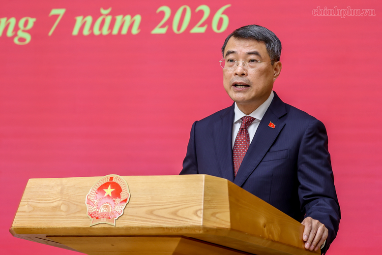 Thủ tướng trao quyết định giao Quyền Bộ trưởng Bộ Nội vụ; bổ nhiệm Thứ trưởng Thường trực Bộ Dân tộc và Tôn giáo- Ảnh 6.
