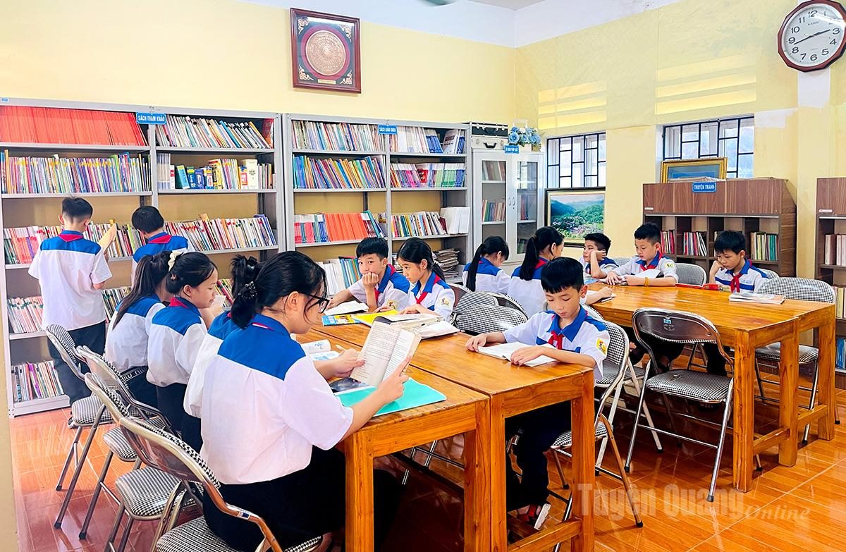 Khẩn trương sắp xếp trường lớp, giảm biên chế quản lý, tăng biên chế trực tiếp giảng dạy- Ảnh 1.