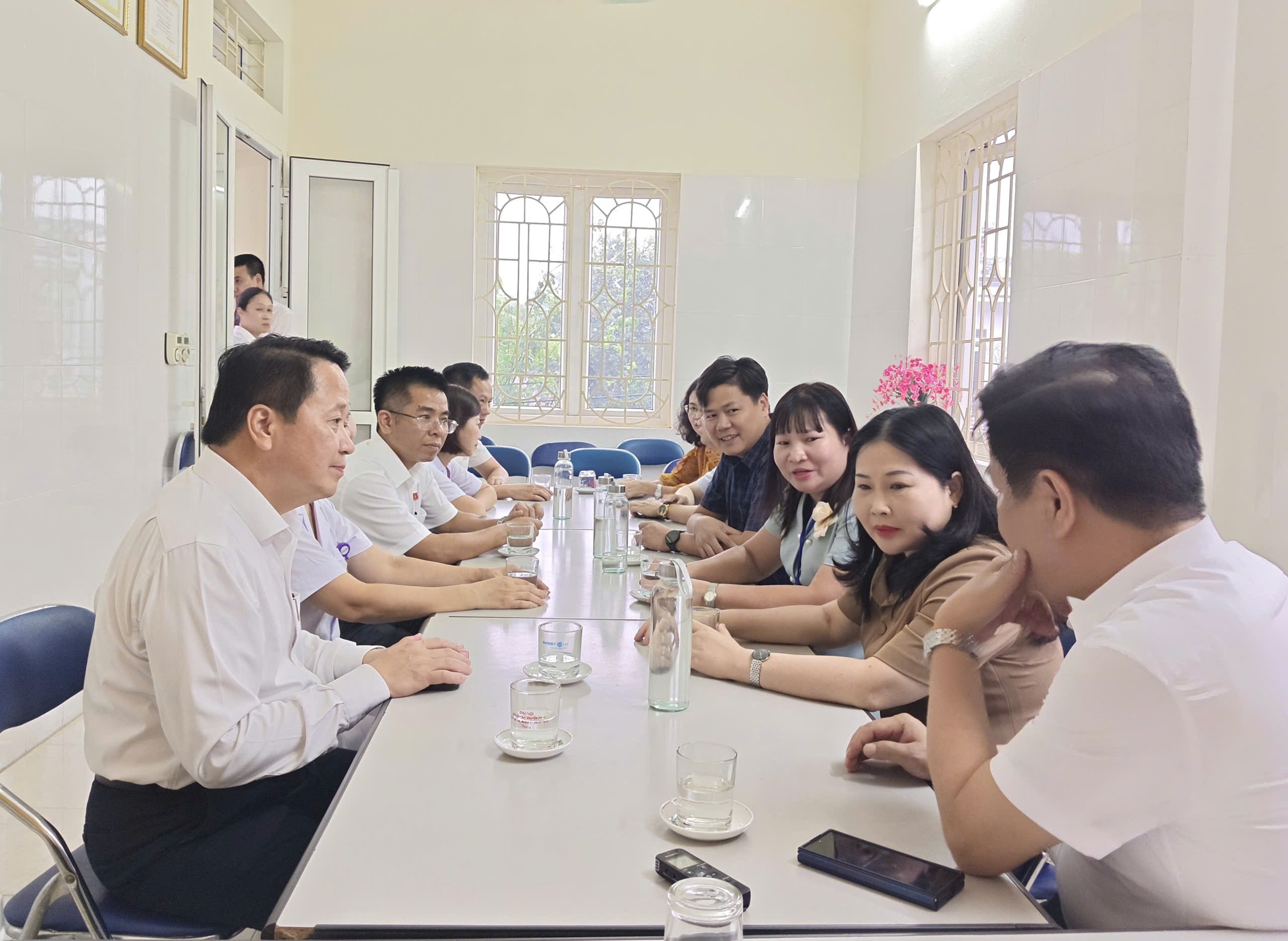 Sắp xếp, sáp nhập trạm y tế: Thiếu nhân lực, tăng áp lực- Ảnh 4.