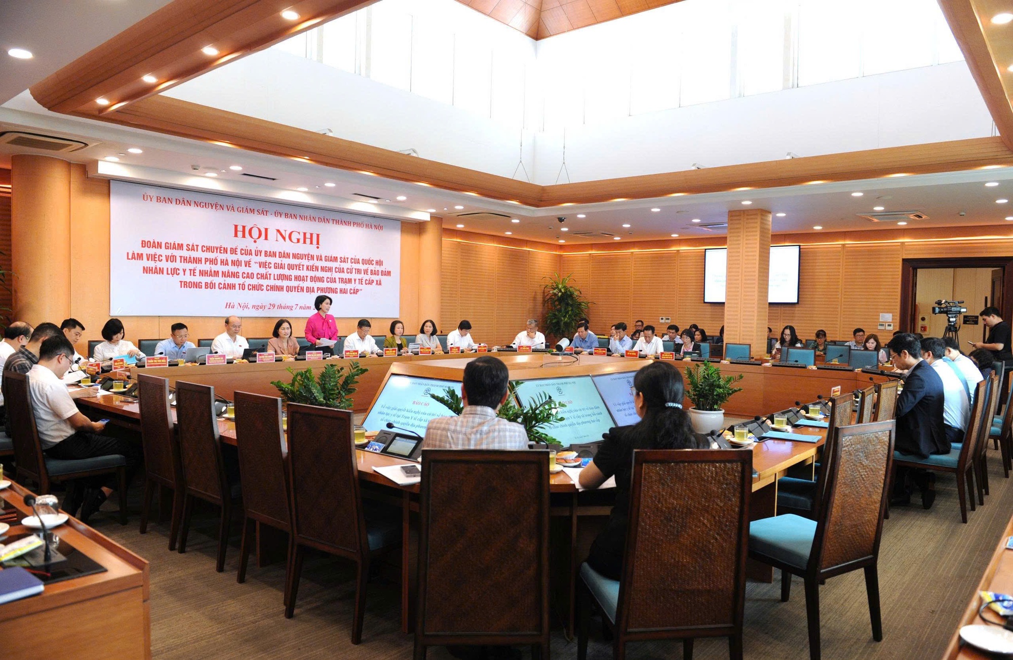 Sắp xếp Trạm y tế: Thiếu bác sĩ chuyên khoa; khó tuyển dụng, giữ chân nhân lực; chưa có quy định chế độ phụ cấp- Ảnh 1.