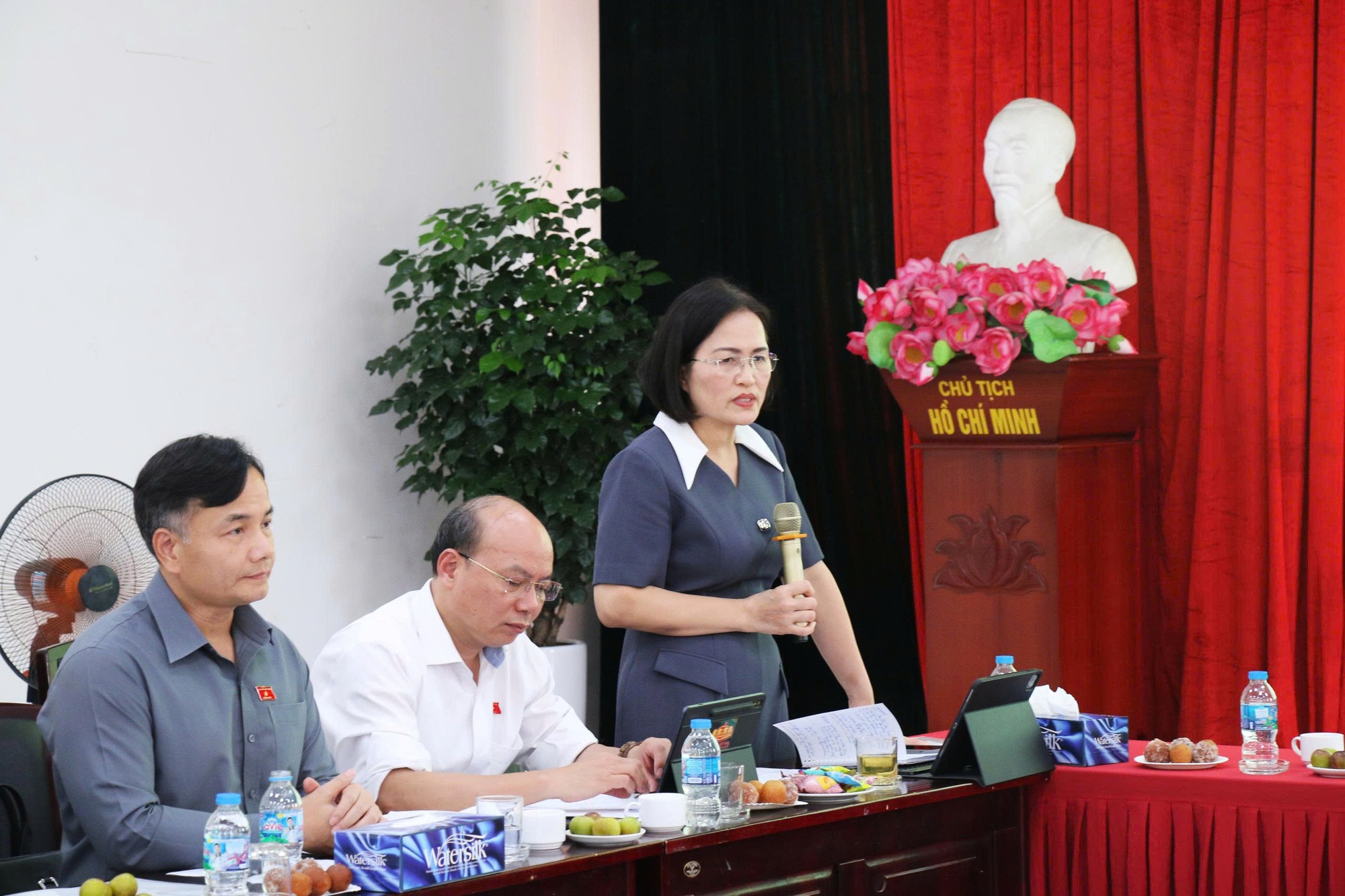 Bảo đảm nhân lực cho Trạm Y tế sau sắp xếp, tổ chức lại: Cần chế độ đãi ngộ mang tính đột phá- Ảnh 4.
