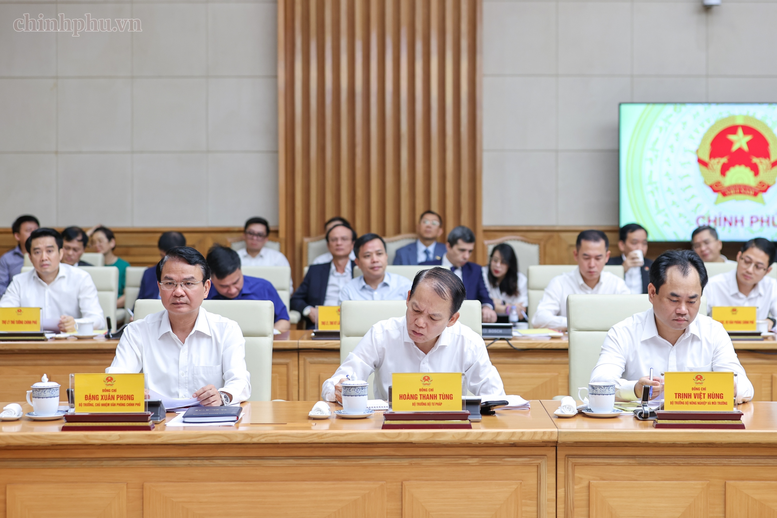 Thủ tướng Lê Minh Hưng làm việc với Ngân hàng Nhà nước và hệ thống các tổ chức tín dụng- Ảnh 8.