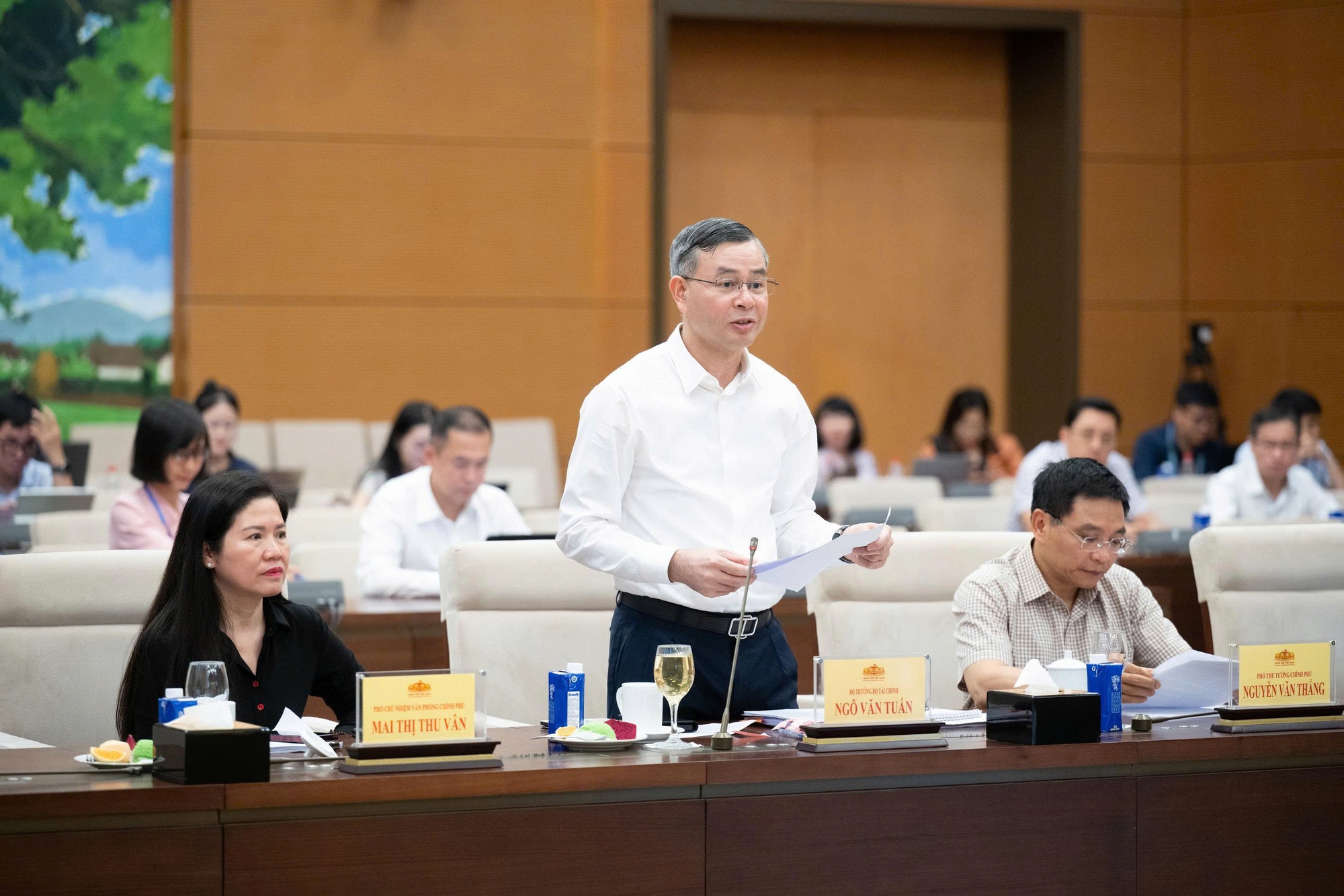Việc ban hành chính sách giảm thuế ở thời điểm hiện tại là hết sức cần thiết và mang tính cấp bách- Ảnh 2.