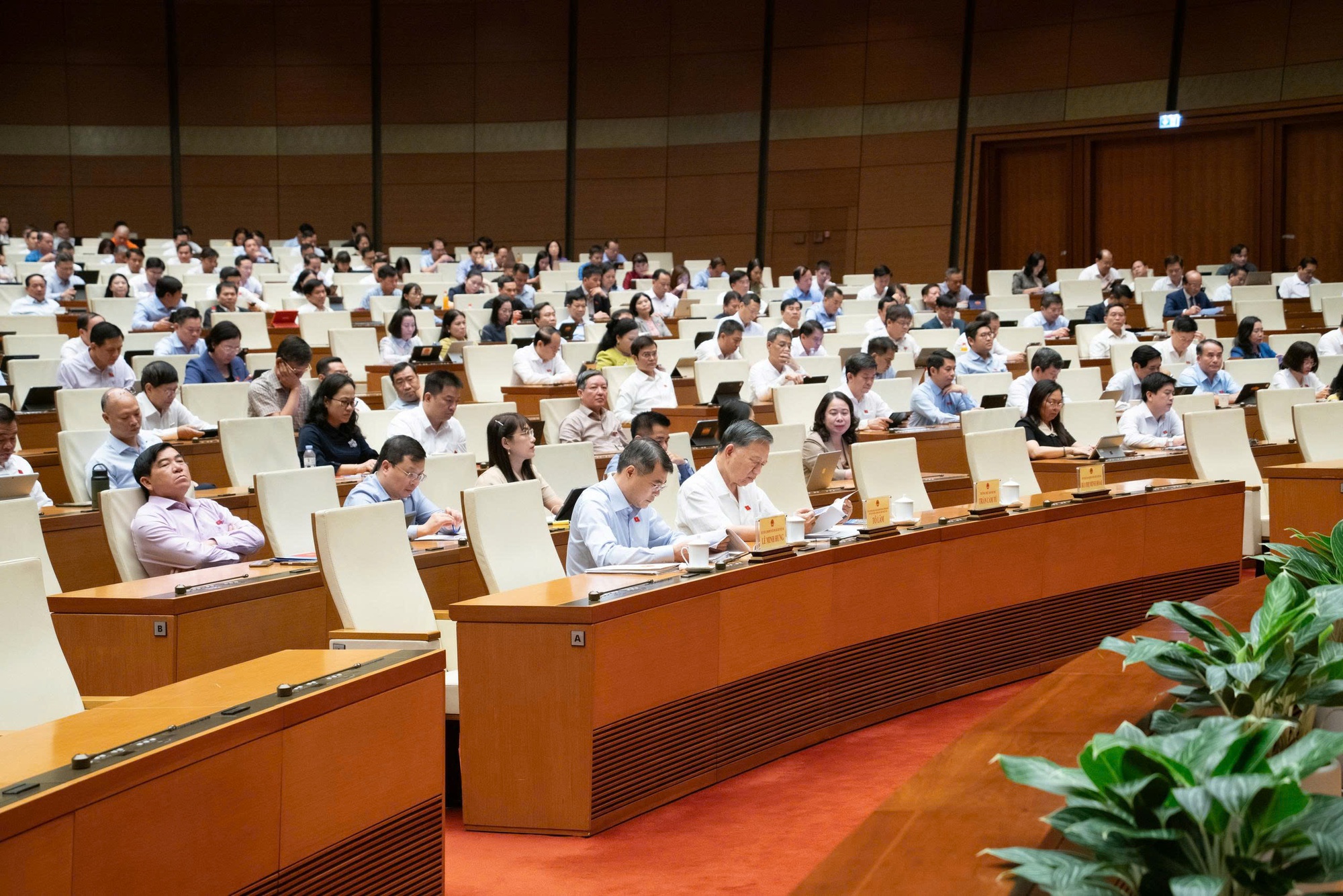 Thông qua Luật sửa đổi, bổ sung một số điều của 09 luật về quân sự, quốc phòng- Ảnh 9.