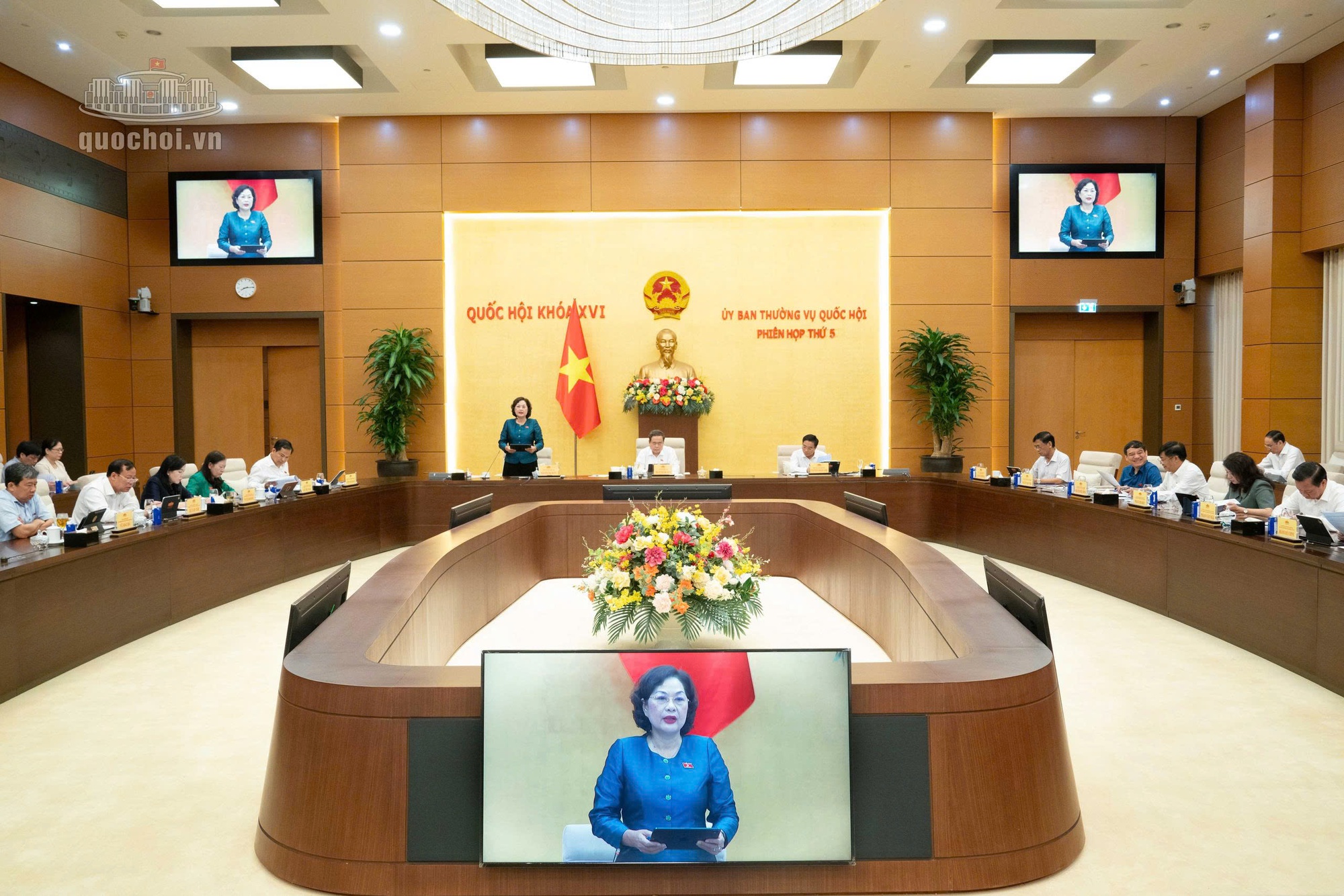 Các doanh nghiệp có doanh thu dưới 100 tỷ đồng sẽ được áp dụng phương pháp nộp thuế đơn giản hóa- Ảnh 1.
