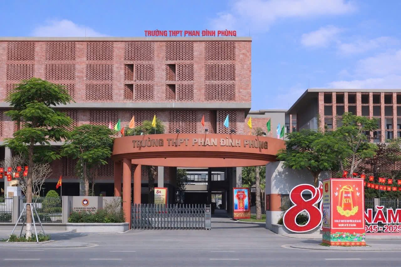 Quyết định số 1962/QĐ-UBND: Phương án tổng thể sắp xếp trường học, bố trí nhân sự giáo dục của Hà Tĩnh- Ảnh 1.