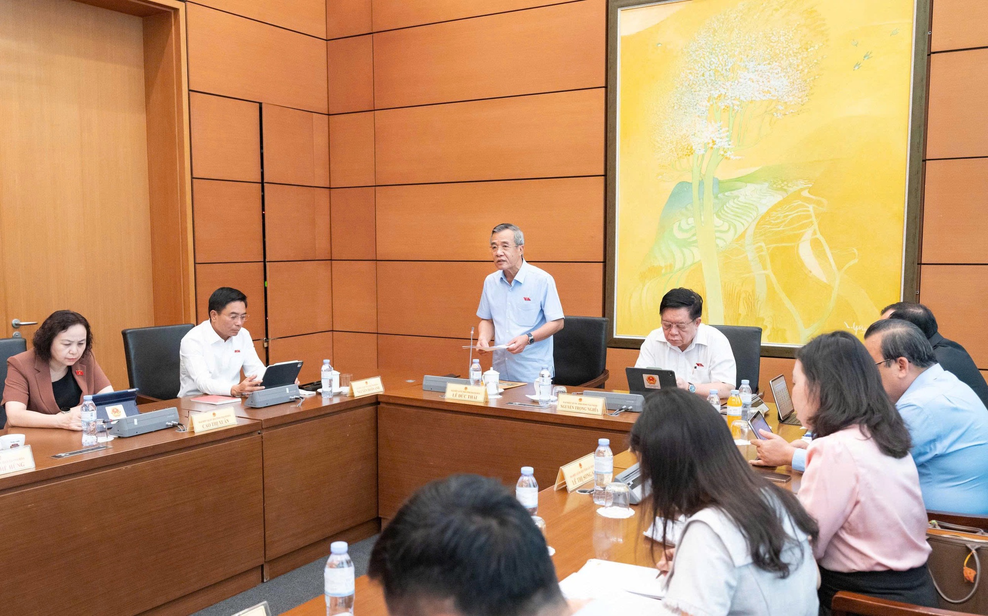 Đại biểu Quốc hội đề nghị Chính trị viên Ban Chỉ huy Quân sự cấp xã là sĩ quan chính quy- Ảnh 4.