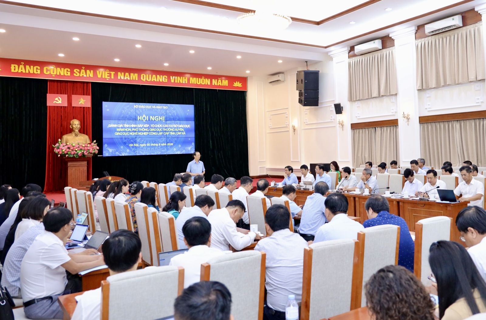 Sắp xếp giảm 45,7% trường học cấp tỉnh, cấp xã: Nếu làm không tốt sẽ ảnh hưởng lớn đến chất lượng dạy, học và các em học sinh- Ảnh 1.