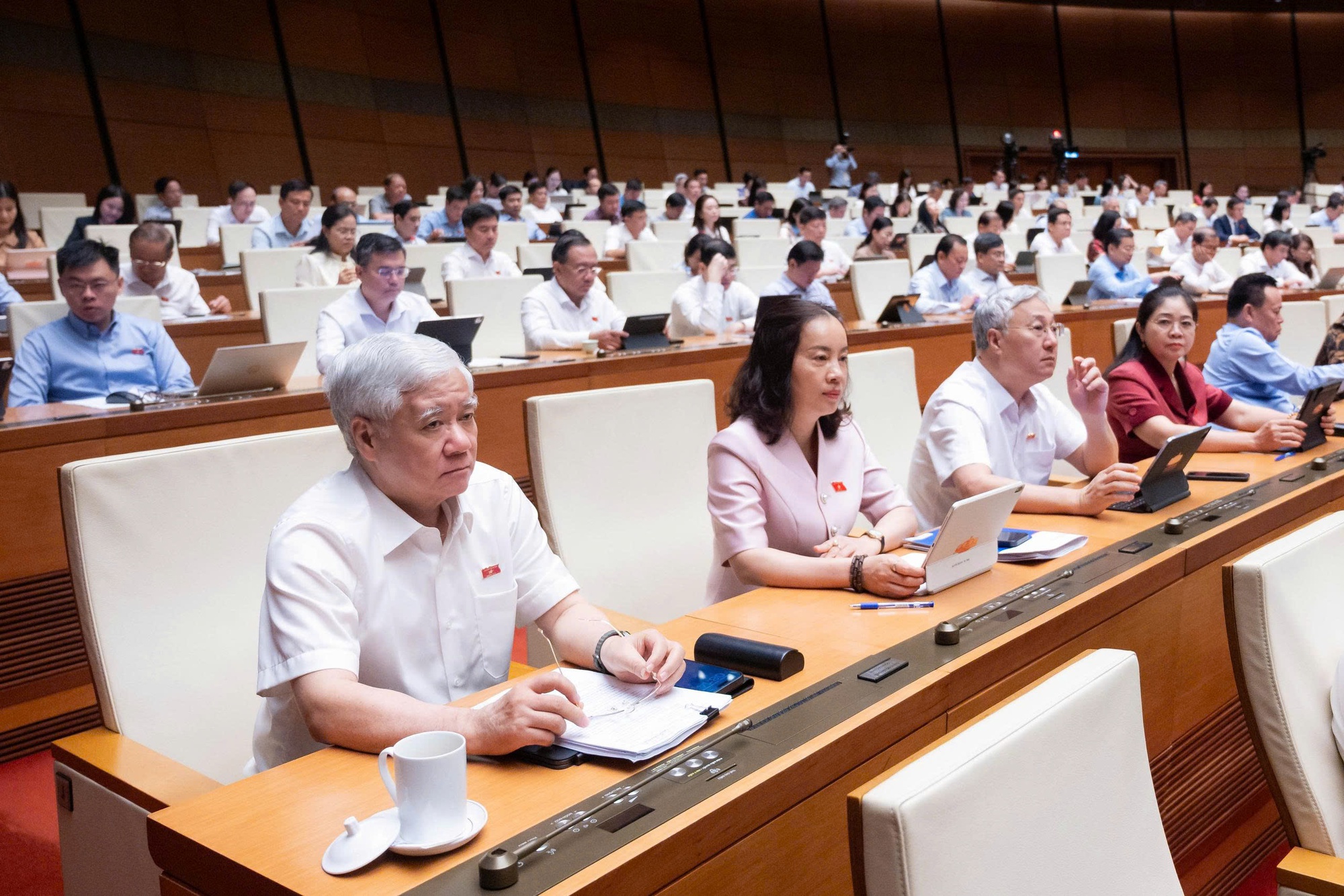 Khẩn trương sắp xếp, kiện toàn tổ chức bộ máy theo mô hình chính quyền đô thị bảo đảm tinh gọn, hoạt động hiệu lực, hiệu quả- Ảnh 3.