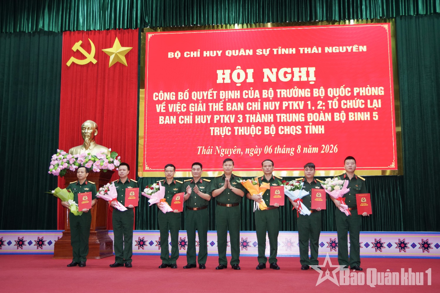 Giải thể, tổ chức lại Ban Chỉ huy phòng thủ khu vực thành Trung đoàn bộ binh, điều động quân số dôi dư cho cấp xã- Ảnh 4.