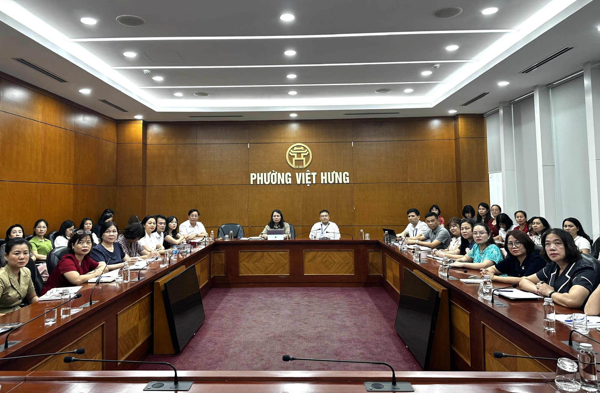 Đảm bảo hoàn thành cung ứng sách giáo khoa trước 15/8; khẩn trương giải quyết chế độ cho giáo viên sau sắp xếp trường học- Ảnh 3.