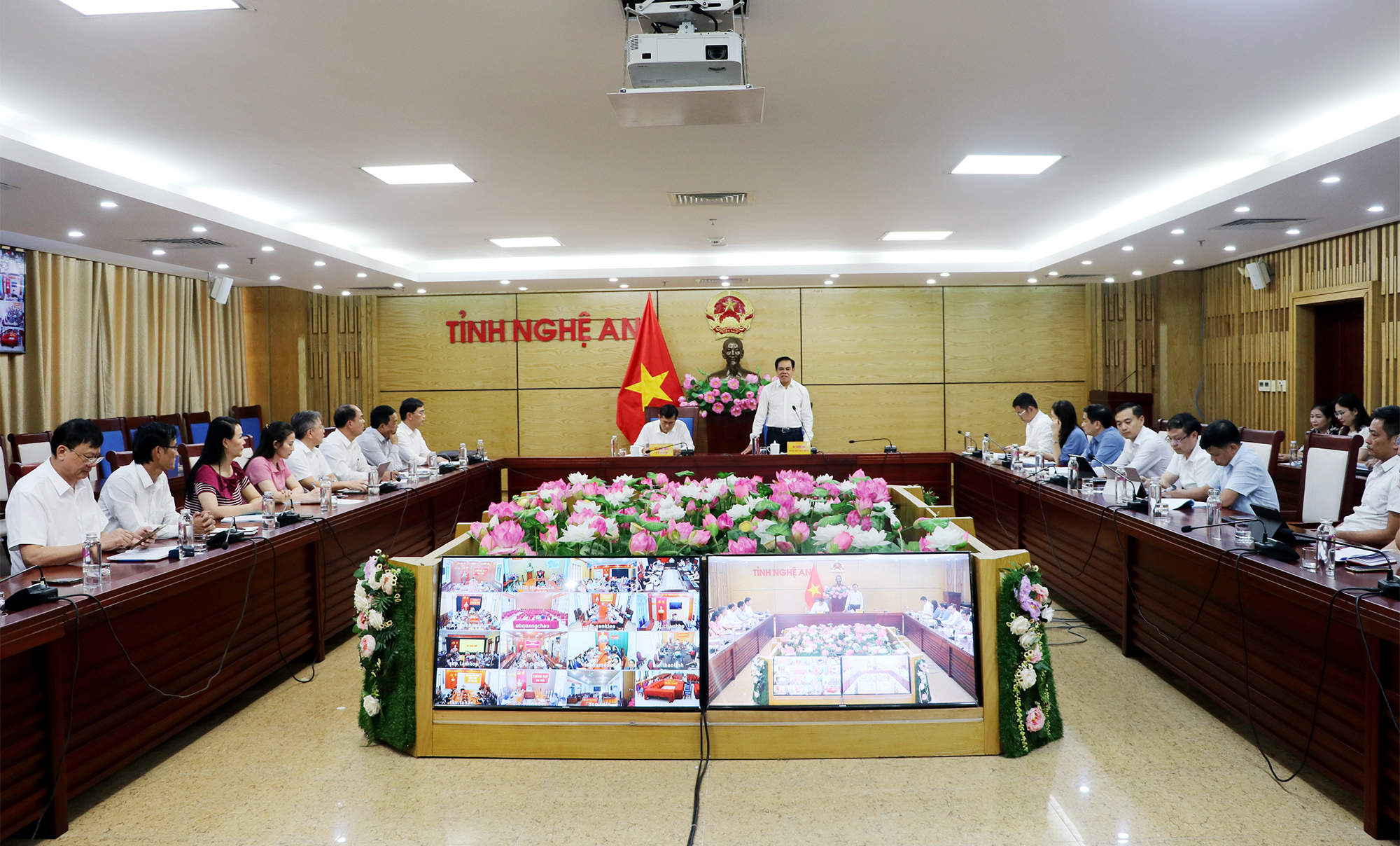 Sắp xếp, sáp nhập trường học: Tuyệt đối không để xảy ra tiêu cực trong công tác cán bộ- Ảnh 1.