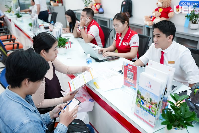 Điểm chuẩn Trường Đại học Kinh tế - Tài chính TPHCM (UEF)- Ảnh 2.