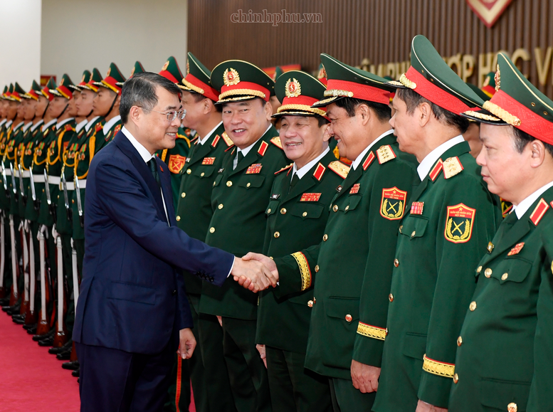 THỦ TƯỚNG LÊ MINH HƯNG: PHẢI CHUẨN BỊ KHẢ NĂNG ỨNG PHÓ VỚI NHỮNG TÌNH HUỐNG CHƯA CÓ TIỀN LỆ VỀ QUÂN SỰ - QUỐC PHÒNG- Ảnh 2.