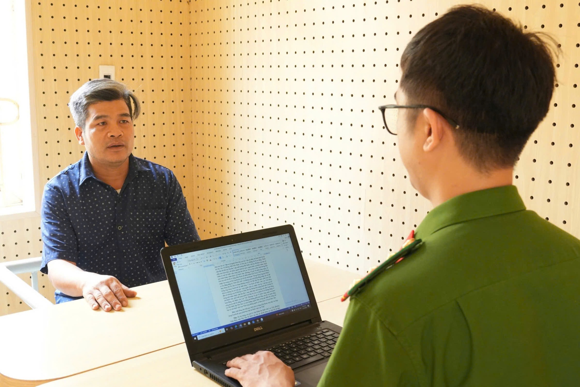 Bắt khẩn cấp đối tượng livestream, gây rối trật tự tại bệnh viện, cơ quan Công an khuyến cáo người dân- Ảnh 2.