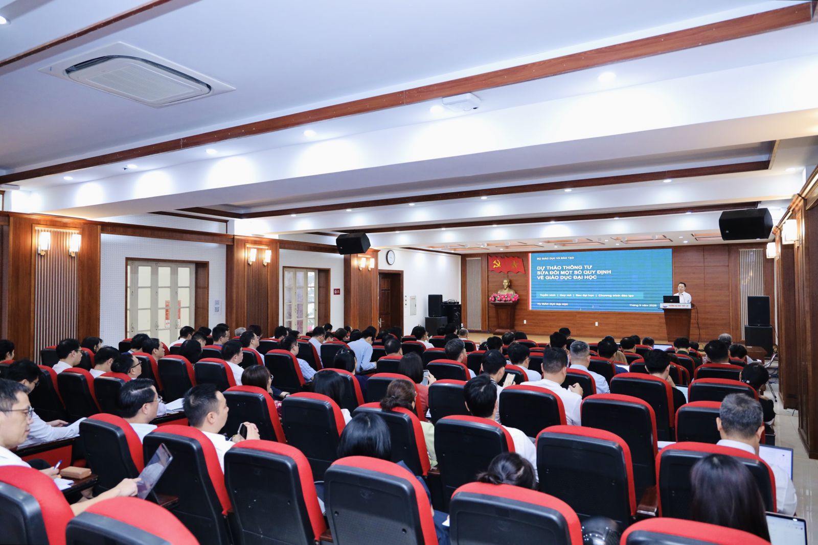 Sửa đổi quy định TUYỂN SINH ĐẠI HỌC; không cộng điểm đối với chứng chỉ ngoại ngữ và thành tích học sinh giỏi- Ảnh 1.